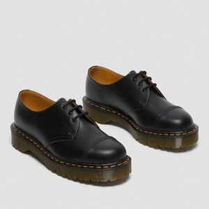 Dr. Martens 1461 Bex Toe Cap black leather oxfords